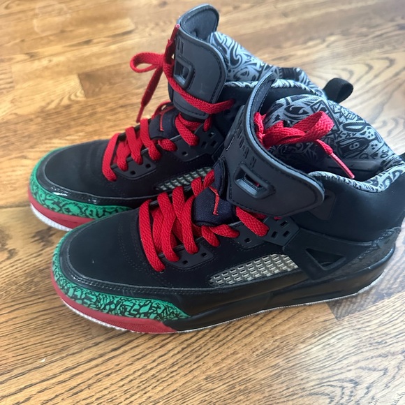 Nike Spizike Black and varsity Red. Excellent condition. 6Y - Picture 4 of 4